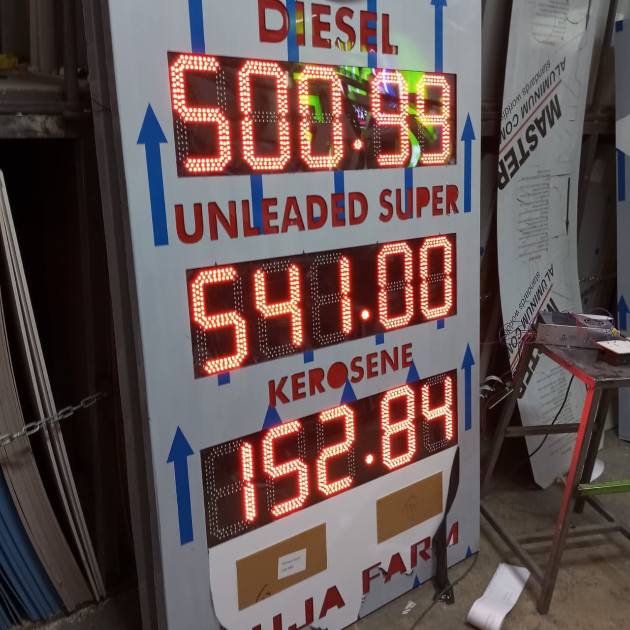 Petrol station fuel led diplays and petrol station pylon sign Kenya. — photo 3